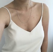 Srebrny naszyjnik z białą emalią