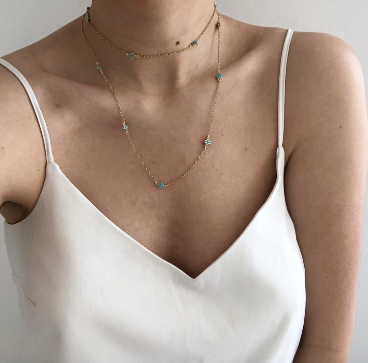 Srebrny pozłacany naszyjnik długi koło i koniczyna z niebieską emalią