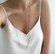 Srebrny naszyjnik długi koło i koniczyna z różową emalia