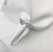 Srebrny  pierścionek skrzydła z cyrkoniami