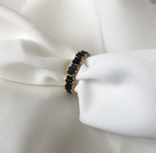 Srebrny pozłacany pierścionek obrączka z czarnymi cyrkoniami